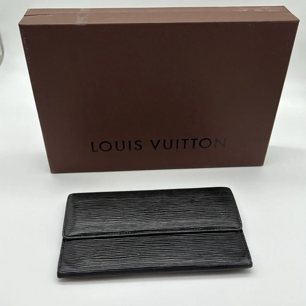 Louis Vuitton Epi Porte Tresor International Wallet Black
